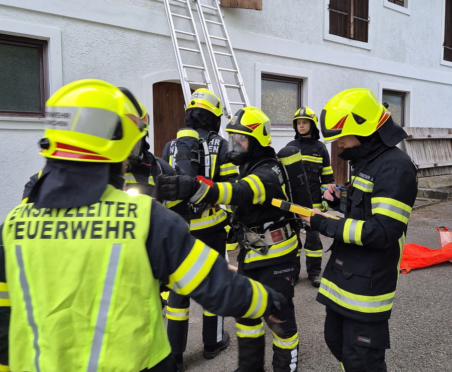Übung Brandeinsatz Bauernhof